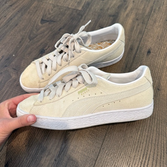 Puma Shoes - Puma Women Suede Tennis Shoe Sneaker Size 8 Cream